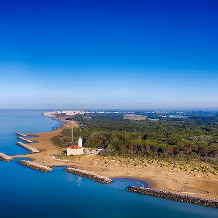 Modern Flat In A With Pool ביביונה