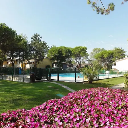Daire Modern Flat In A With Pool Bibione