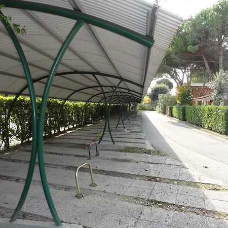 Appartamento Modern Flat In A With Pool