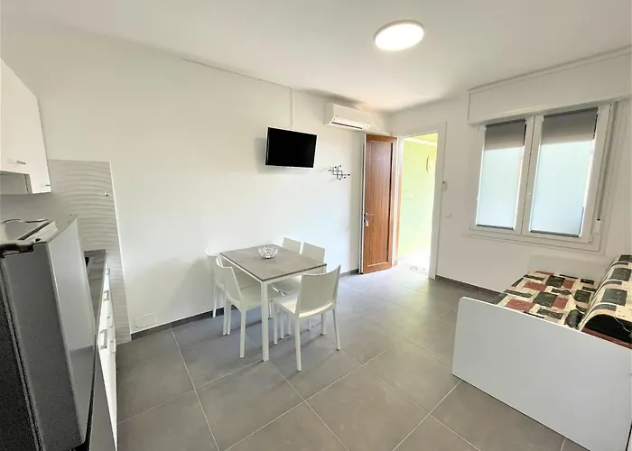 Modern Flat In A With Pool شقة *